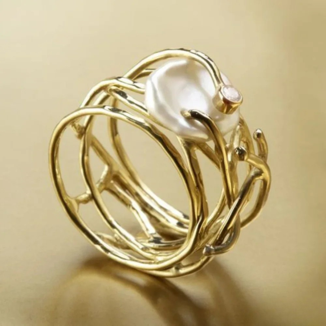 Lunara™ | Women's Delicate Vintage Gold Pearl Ring